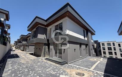 ALACAATLI MAH. SAKA VİLLA SİTESİNDE SATILIK 6+2 VİLLA