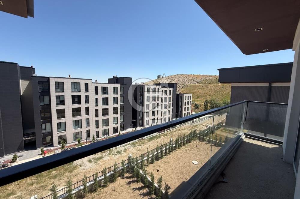 ALACAATLI MAH. SAKA VİLLA SİTESİNDE SATILIK 6+2 VİLLA