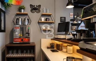 ESAT CADDESİ'NDE ANA CADDE ÜZERİNDE DEVREN CAFE