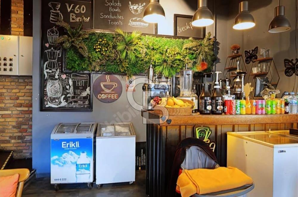 ESAT CADDESİ'NDE ANA CADDE ÜZERİNDE DEVREN CAFE