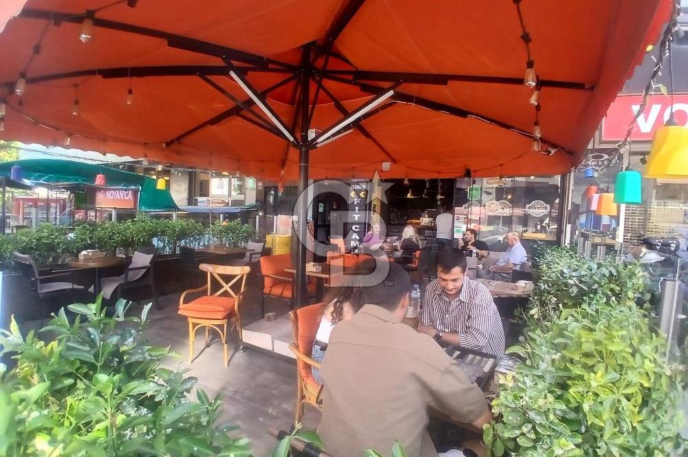 ESAT CADDESİ'NDE ANA CADDE ÜZERİNDE DEVREN CAFE