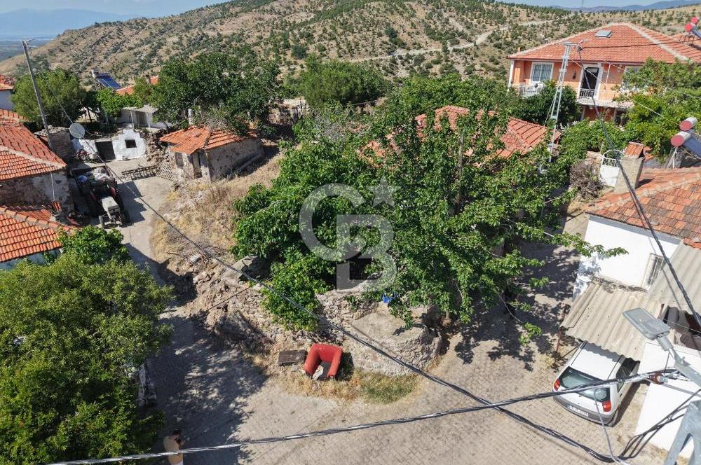 AYVALIK BULUTÇEŞME KÖYÜ'NDE KUYULU 130 m2 ARSALI KÖY EVİ