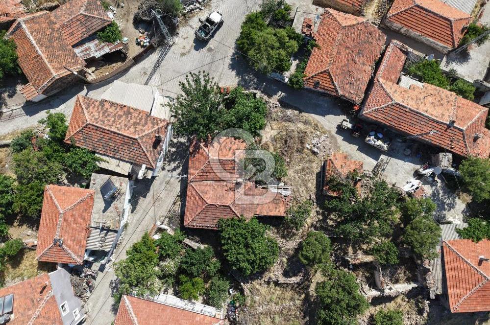 AYVALIK BULUTÇEŞME KÖYÜ'NDE KUYULU 130 m2 ARSALI KÖY EVİ