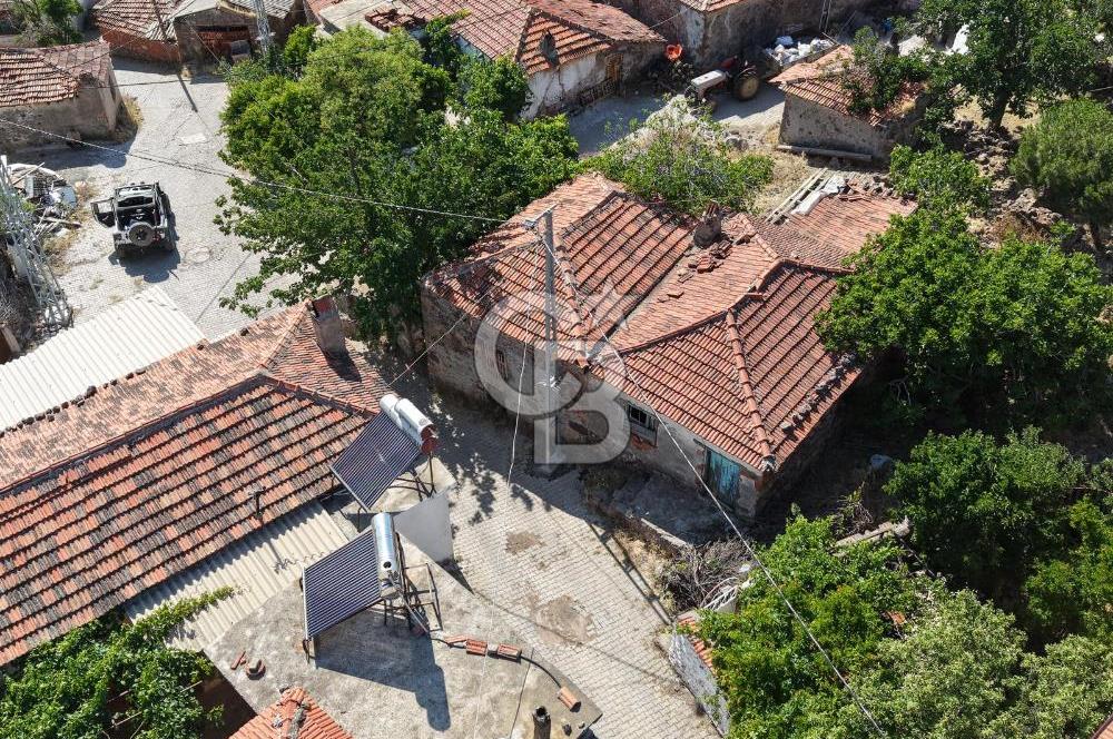 AYVALIK BULUTÇEŞME KÖYÜ'NDE KUYULU 130 m2 ARSALI KÖY EVİ