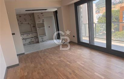 Narlıdere Yenikale Mahallesi'nde, TAKEV Okulu'na Yürüme Mesafesinde Sıfır 3+1 Daire