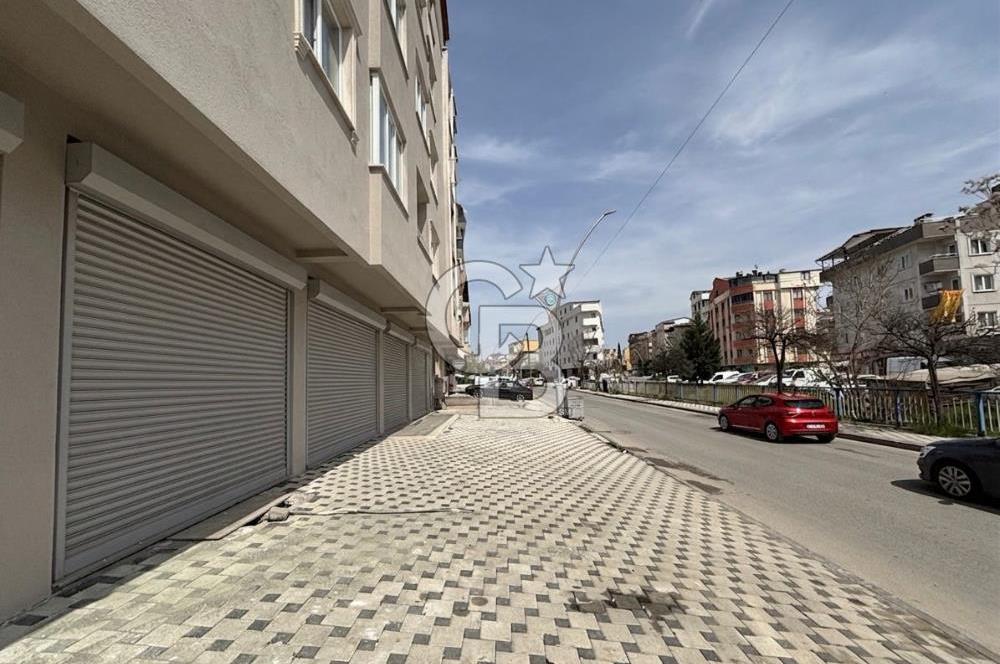 ÇAYIROVA MERKEZ RAHMİ DİBEK CADDESİNDE 304 M2 SATILIK İŞ YERİ