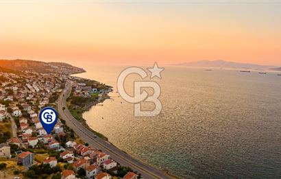Yenifoça Donatkent Mevkiinde Satılık 3+2 Havuzlu Tripleks Villa