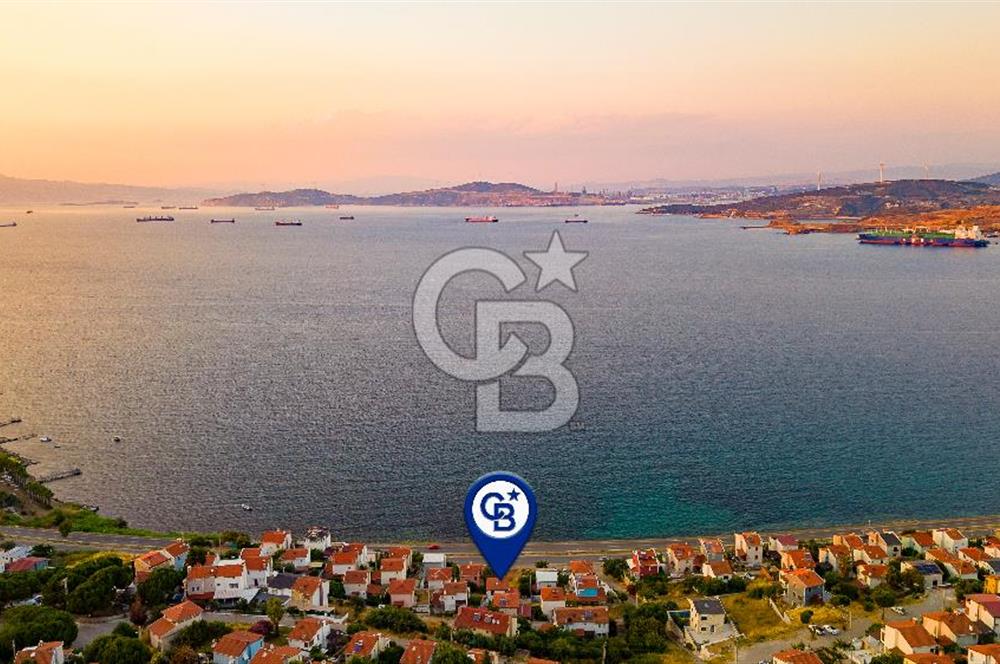 Yenifoça Donatkent Mevkiinde Satılık 3+2 Havuzlu Tripleks Villa