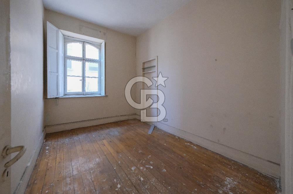 YAKUT HAN, Karaköy'de Otel Dönüşümüne Uygun Tarihi Kiralık Bina