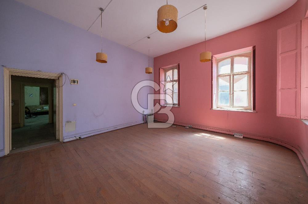 YAKUT HAN, Karaköy'de Otel Dönüşümüne Uygun Tarihi Kiralık Bina