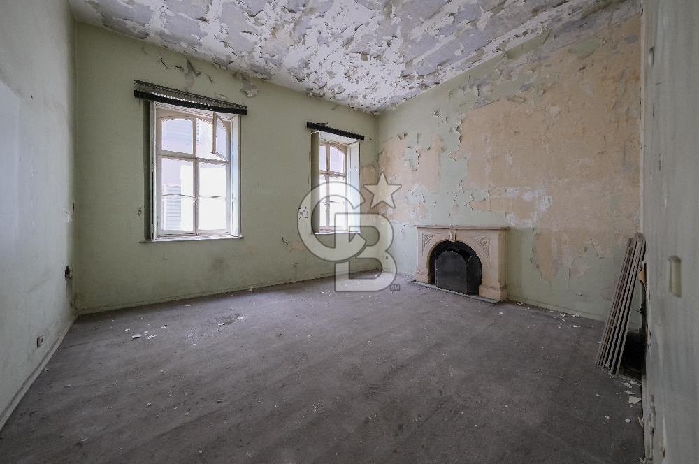 YAKUT HAN, Karaköy'de Otel Dönüşümüne Uygun Tarihi Kiralık Bina