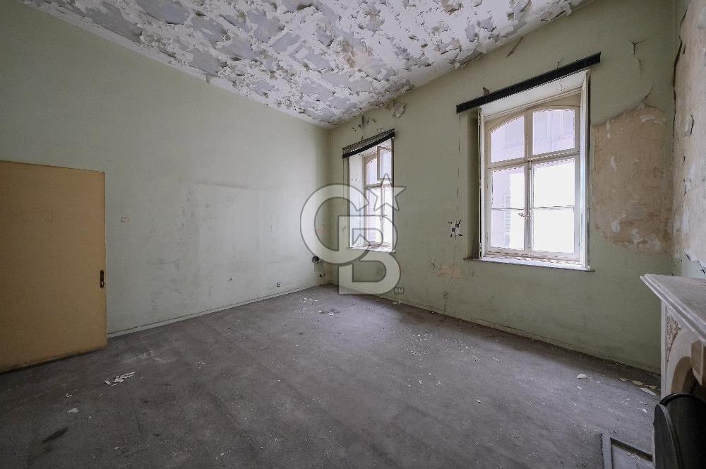 YAKUT HAN, Karaköy'de Otel Dönüşümüne Uygun Tarihi Kiralık Bina