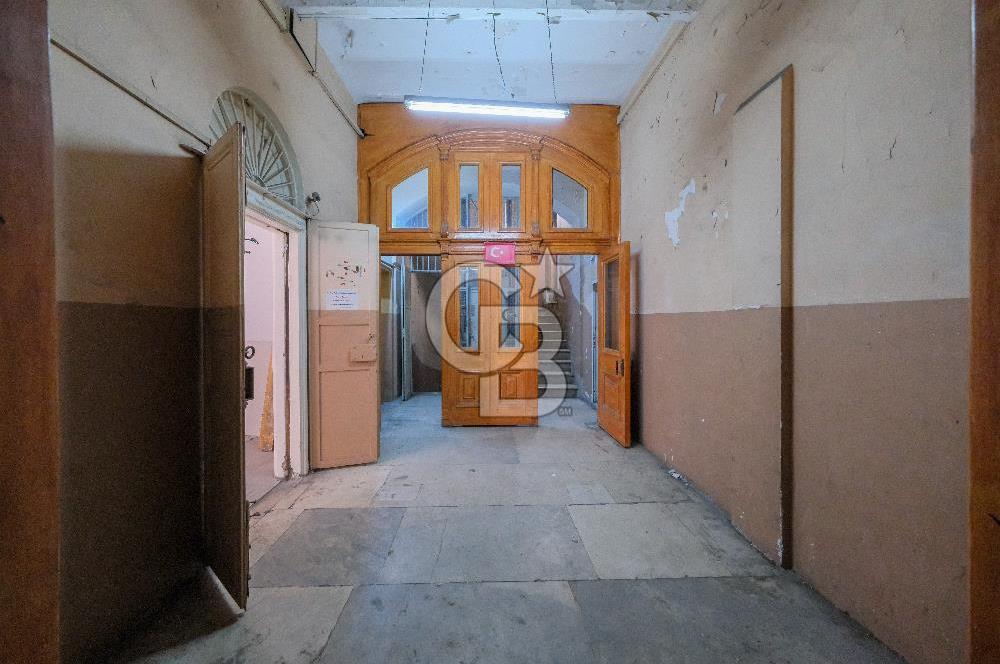 YAKUT HAN, Karaköy'de Otel Dönüşümüne Uygun Tarihi Kiralık Bina