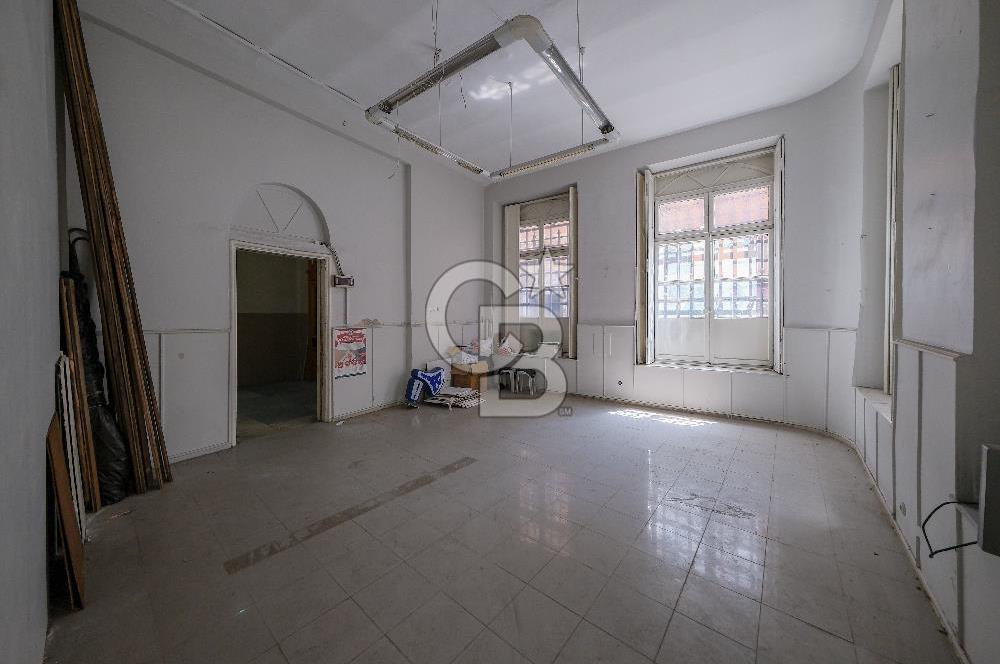 YAKUT HAN, Karaköy'de Otel Dönüşümüne Uygun Tarihi Kiralık Bina