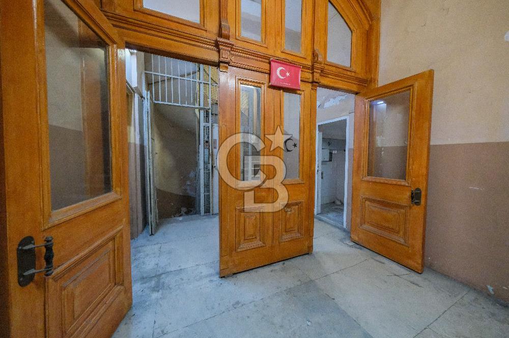 YAKUT HAN, Karaköy'de Otel Dönüşümüne Uygun Tarihi Kiralık Bina
