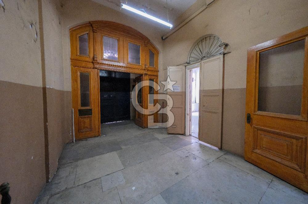 YAKUT HAN, Karaköy'de Otel Dönüşümüne Uygun Tarihi Kiralık Bina