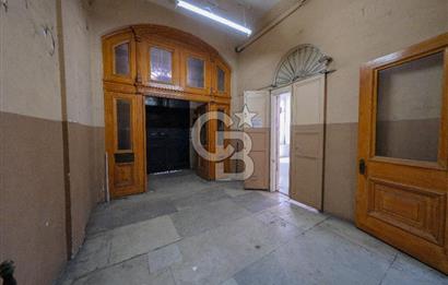 YAKUT HAN, Karaköy'de Otel Dönüşümüne Uygun Tarihi Kiralık Bina