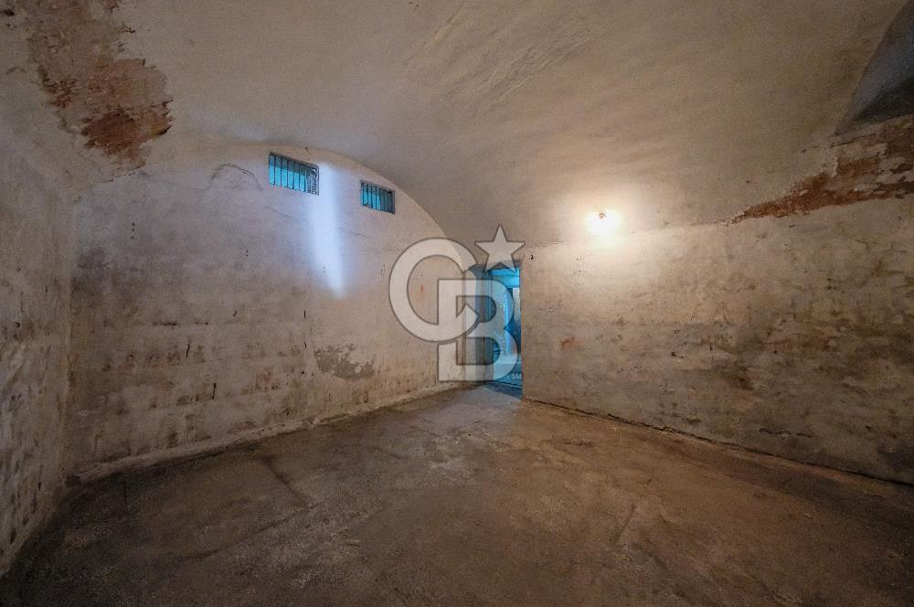 YAKUT HAN, Karaköy'de Otel Dönüşümüne Uygun Tarihi Kiralık Bina