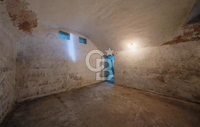 YAKUT HAN, Karaköy'de Otel Dönüşümüne Uygun Tarihi Kiralık Bina