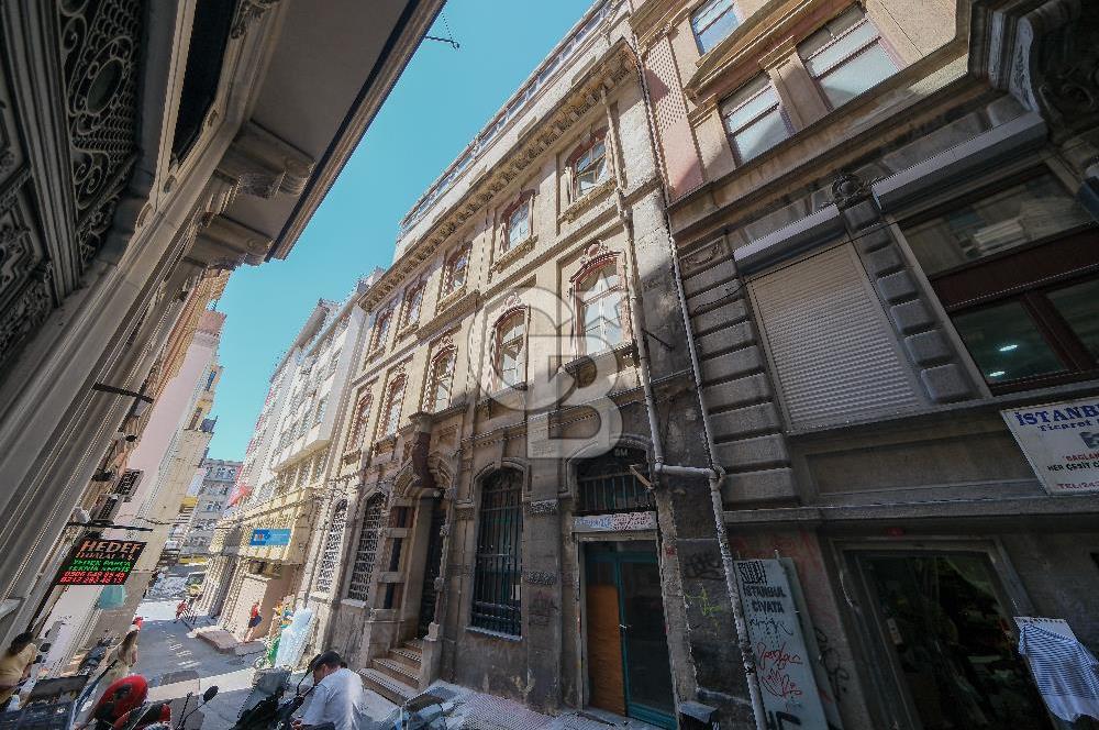 YAKUT HAN, Karaköy'de Otel Dönüşümüne Uygun Tarihi Kiralık Bina