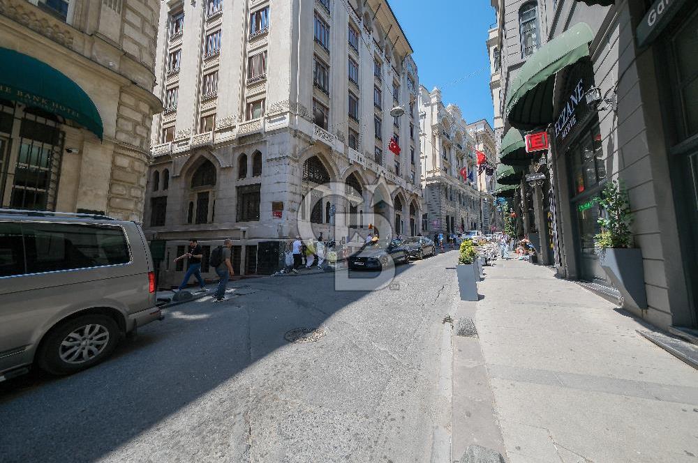 YAKUT HAN, Karaköy'de Otel Dönüşümüne Uygun Tarihi Kiralık Bina