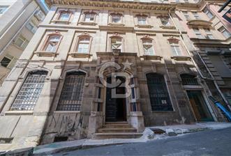 YAKUT HAN, Karaköy'de Otel Dönüşümüne Uygun Tarihi Kiralık Bina - 1 - 359075