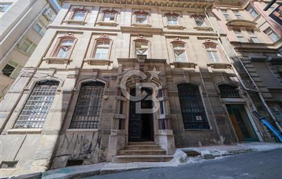 YAKUT HAN, Karaköy'de Otel Dönüşümüne Uygun Tarihi Kiralık Bina
