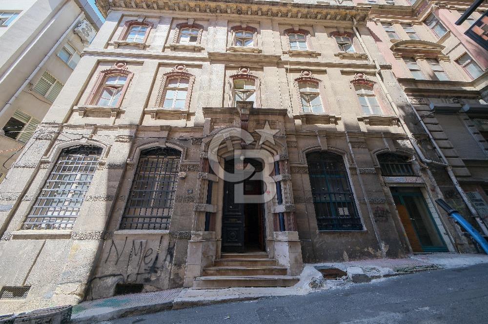 YAKUT HAN, Karaköy'de Otel Dönüşümüne Uygun Tarihi Kiralık Bina