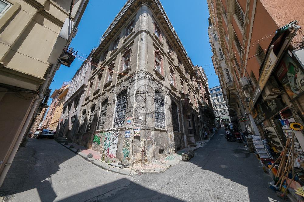 YAKUT HAN, Karaköy'de Otel Dönüşümüne Uygun Tarihi Kiralık Bina