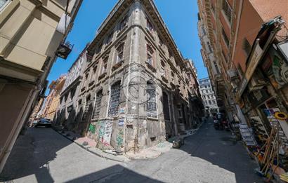 YAKUT HAN, Karaköy'de Otel Dönüşümüne Uygun Tarihi Kiralık Bina