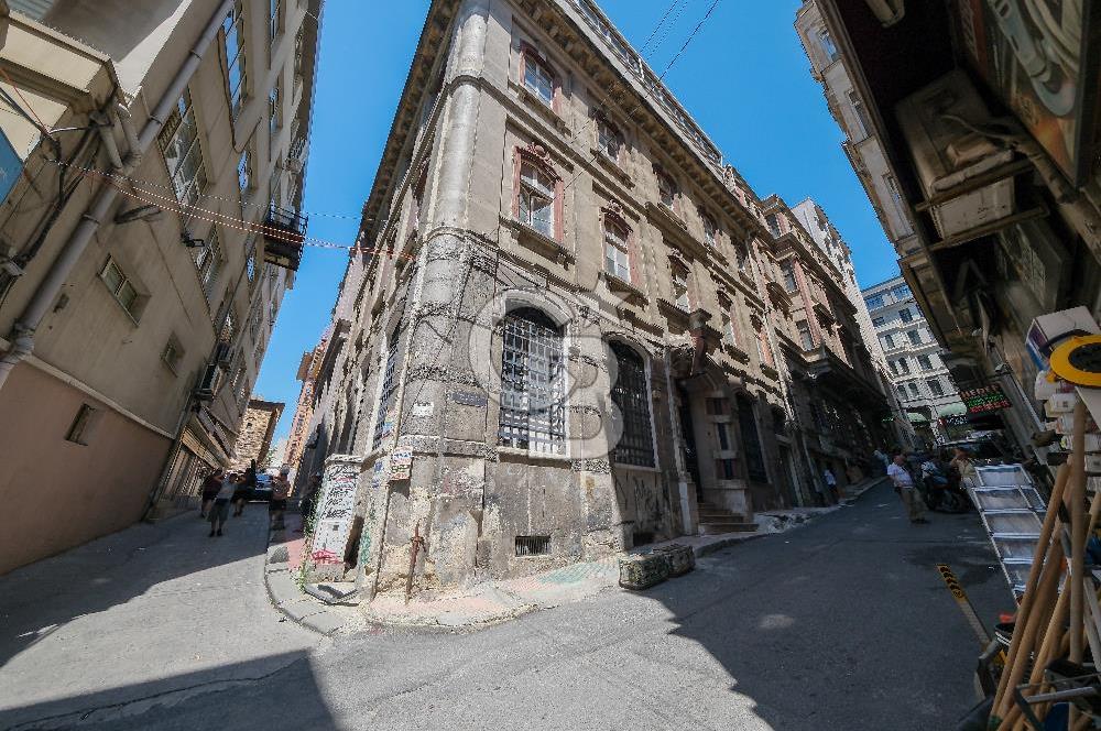 YAKUT HAN, Karaköy'de Otel Dönüşümüne Uygun Tarihi Kiralık Bina