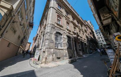YAKUT HAN, Karaköy'de Otel Dönüşümüne Uygun Tarihi Kiralık Bina