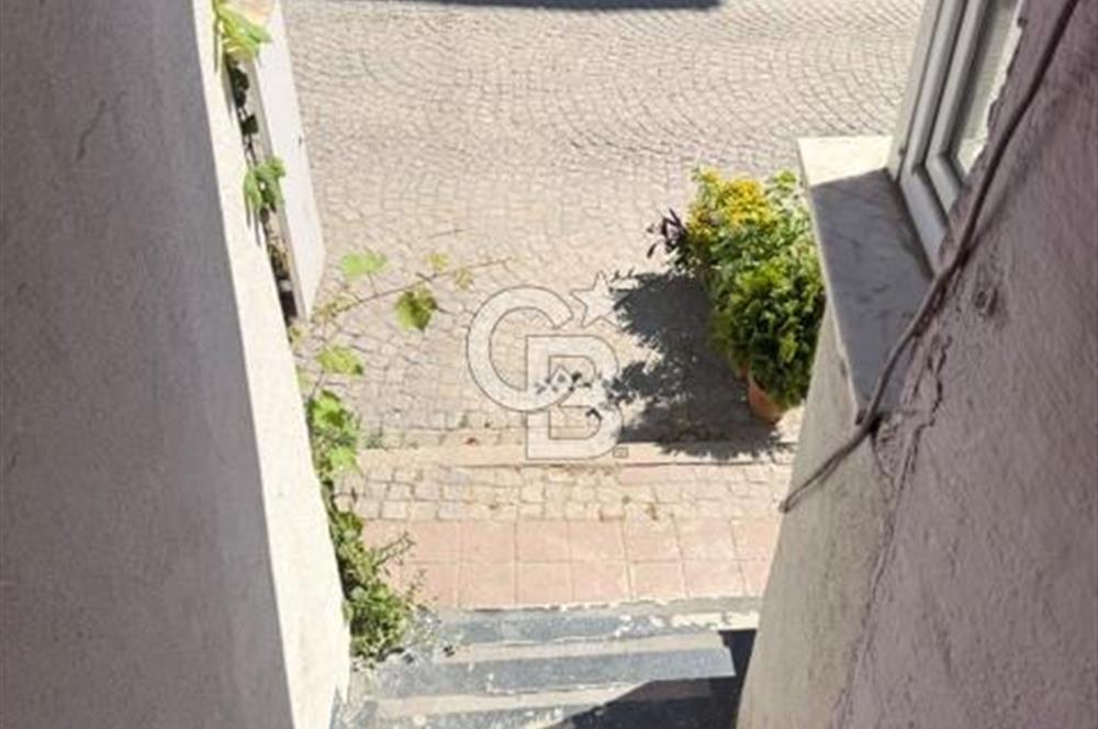 SULTANAHMET OTELLER BÖLGESİNDE 4 KATLI SATILIK BİNA