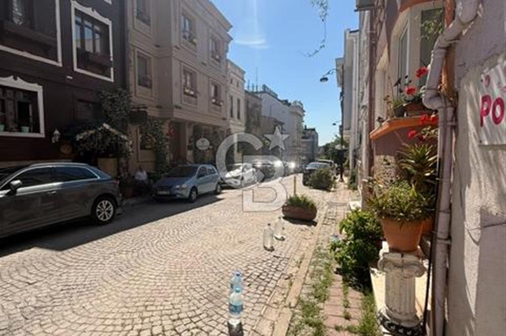 SULTANAHMET OTELLER BÖLGESİNDE 4 KATLI SATILIK BİNA