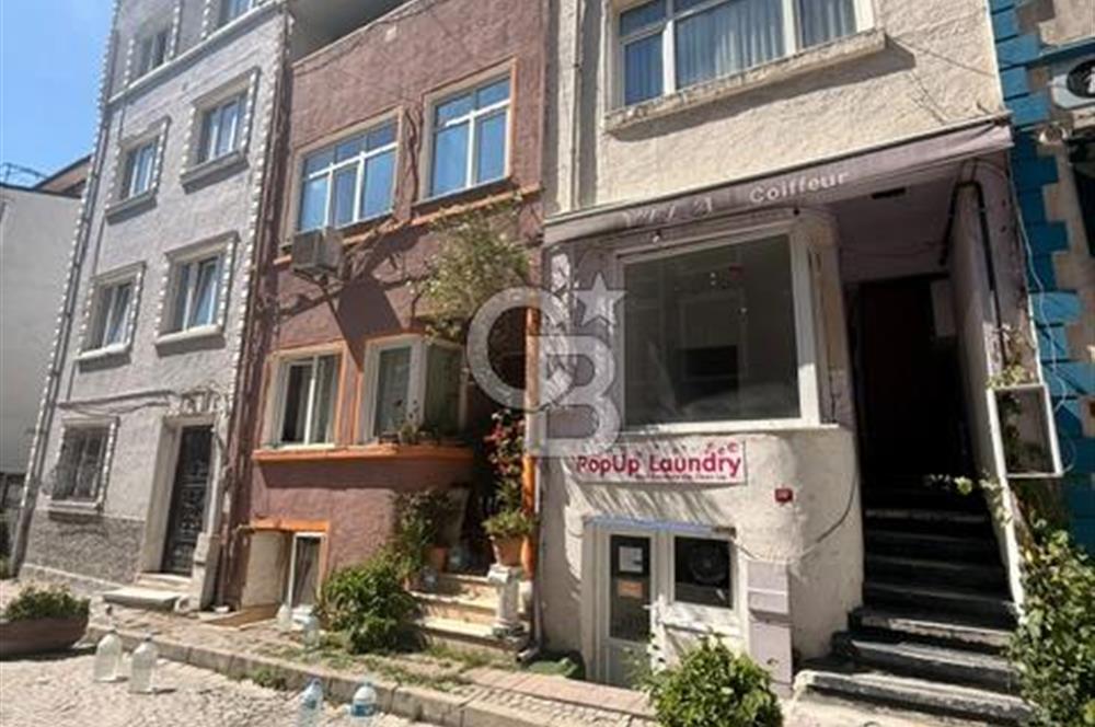 SULTANAHMET OTELLER BÖLGESİNDE 4 KATLI SATILIK BİNA