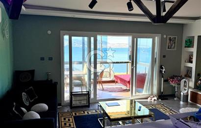 Yenifoça Gencelli'de Satılık Deniz Manzaralı Villa