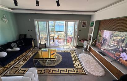 Yenifoça Gencelli'de Satılık Deniz Manzaralı Villa