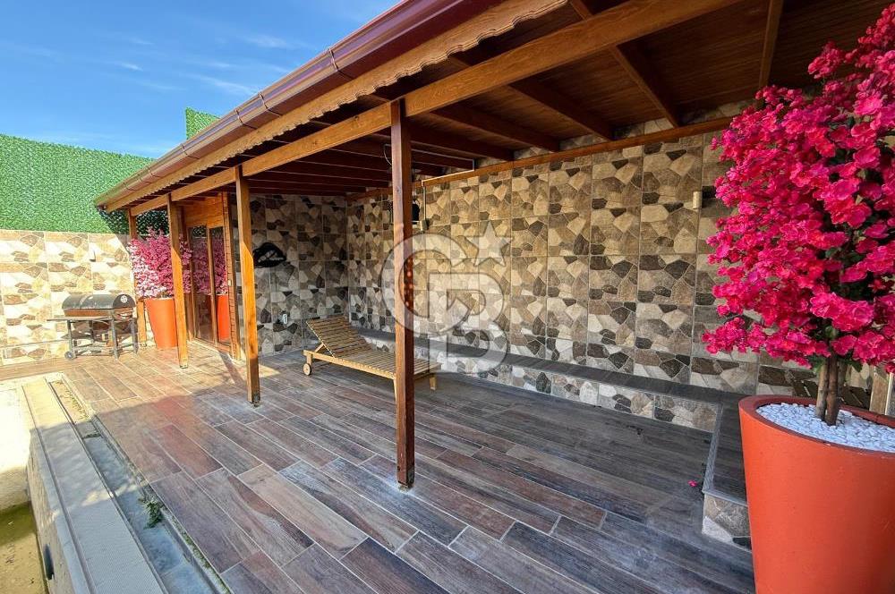 Yenifoça Gencelli'de Satılık Deniz Manzaralı Villa