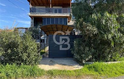 Yenifoça Gencelli'de Satılık Deniz Manzaralı Villa