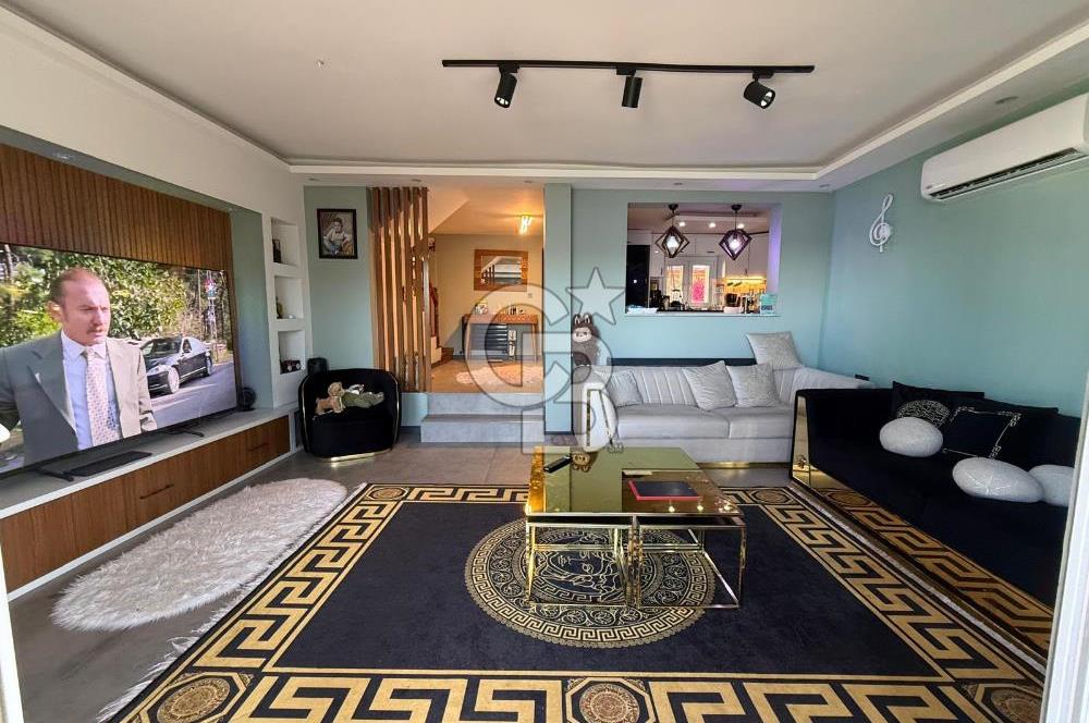 Yenifoça Gencelli'de Satılık Deniz Manzaralı Villa