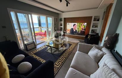 Yenifoça Gencelli'de Satılık Deniz Manzaralı Villa