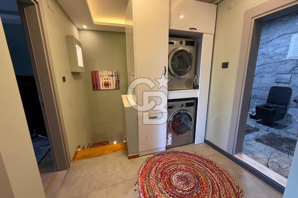 Yenifoça Gencelli'de Satılık Deniz Manzaralı Villa