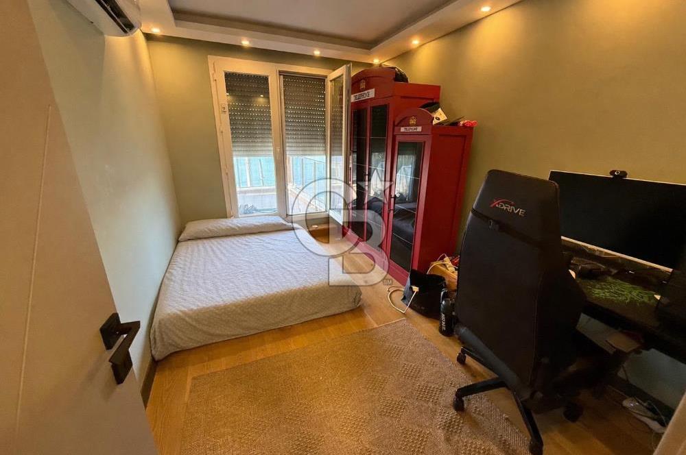 Yenifoça Gencelli'de Satılık Deniz Manzaralı Villa