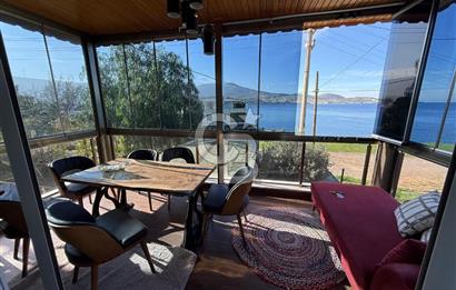 Yenifoça Gencelli'de Satılık Deniz Manzaralı Villa