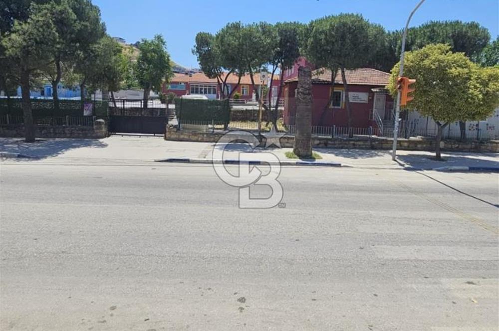 Foça Bağarası Ana Cadde Üzerinde Devren Kiralık Dükkan Mağaza