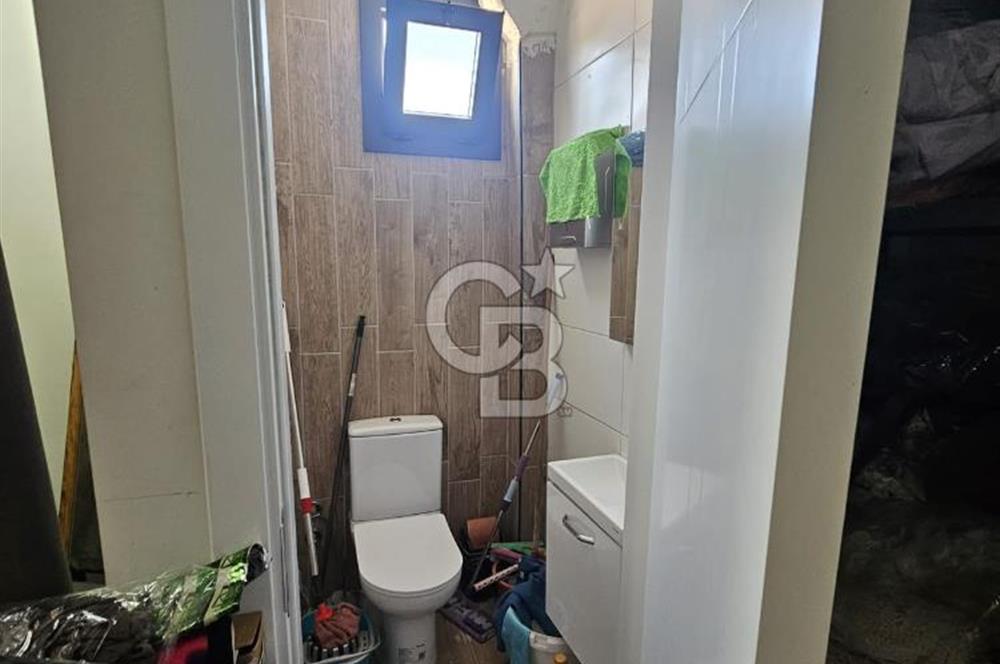 Foça Bağarası Ana Cadde Üzerinde Devren Kiralık Dükkan Mağaza
