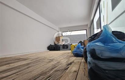 Foça Bağarası Ana Cadde Üzerinde Devren Kiralık Dükkan Mağaza
