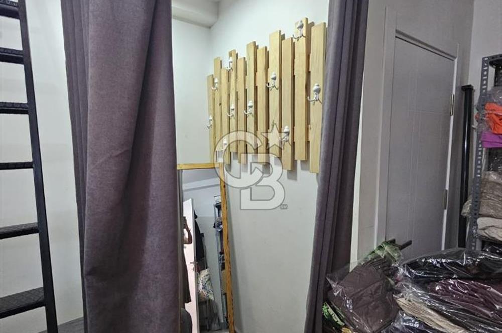 Foça Bağarası Ana Cadde Üzerinde Devren Kiralık Dükkan Mağaza