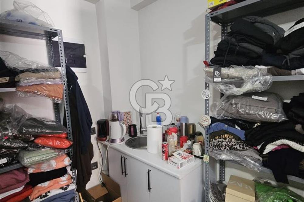 Foça Bağarası Ana Cadde Üzerinde Devren Kiralık Dükkan Mağaza