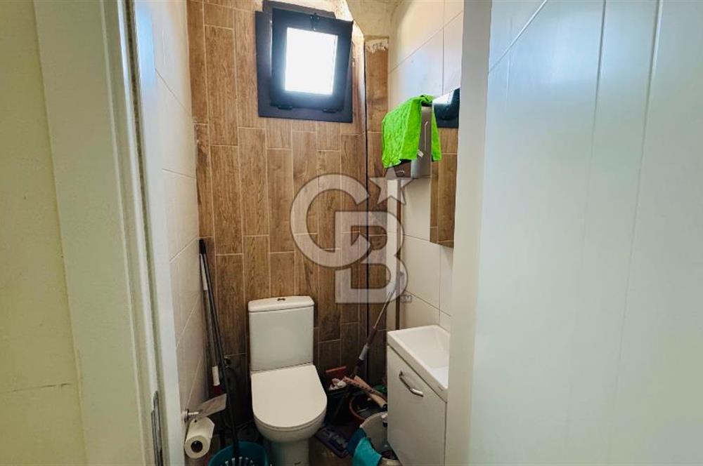 Foça Bağarası Ana Cadde Üzerinde Devren Kiralık Dükkan Mağaza